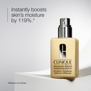 Clinique Dramatically Different™ Moisturiser Gift Set (Worth £77)